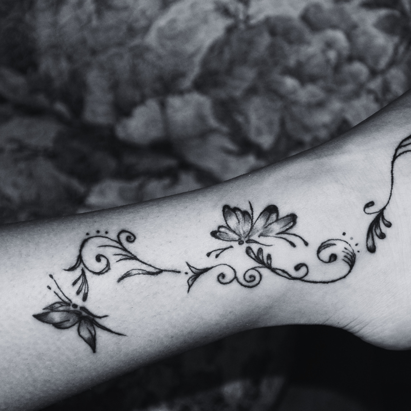 Fine Line tattoo example